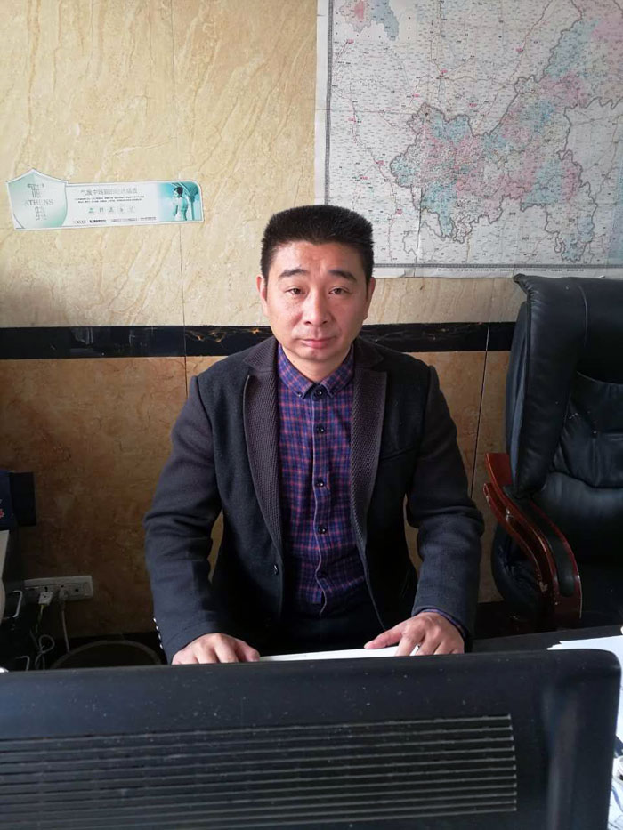 888集团电子游戏瓷砖沉庆大足区代理商胡洪军：没有做不成的事，只有不会做事的人